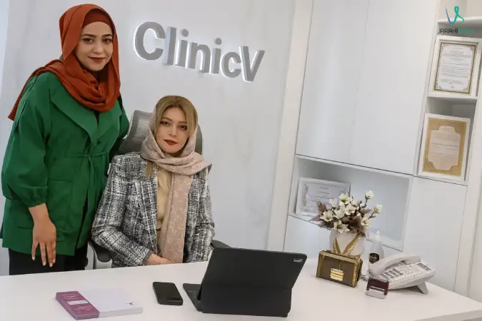 چرا دکتر آرزو خوانساری‌نیا بهترین جراح بینی طبیعی در تهران است